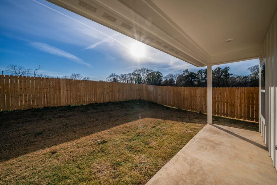 Exterior details and patio area of a home in , Kilgore (Image 3).