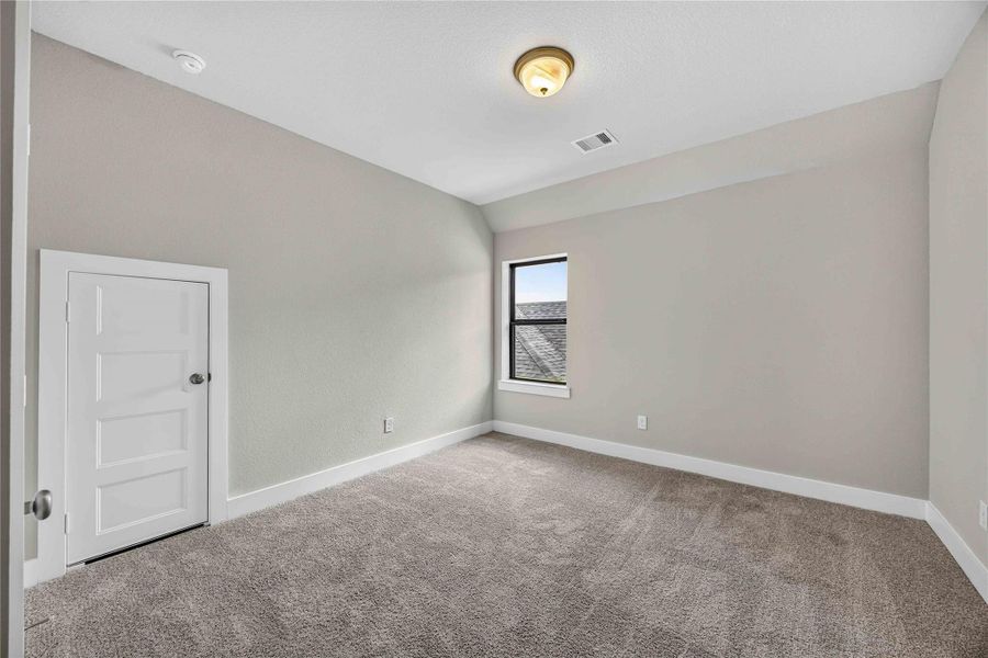 Spacious, unfurnished interior of a new home in Jordan Ranch, Katy (Image 20). Spacious, unfurnished interior of a new home in Jordan Ranch, Katy (Image 20).