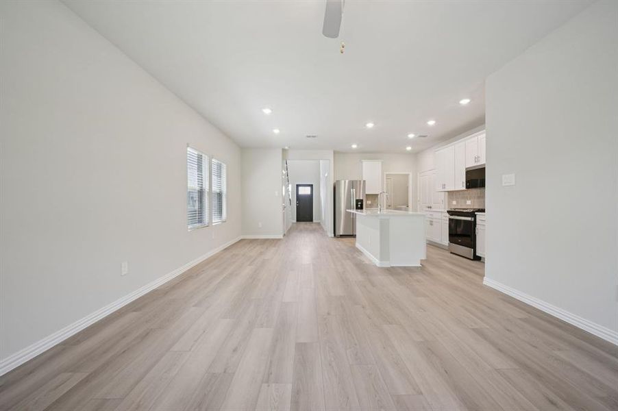 Photo is not of the actual home, but is an inspirational photo of builder’s model home and may depict options, furnishings, and/or decorator features that are not included. Photo is not of the actual home, but is an inspirational photo of builder’s model home and may depict options, furnishings, and/or decorator features that are not included.