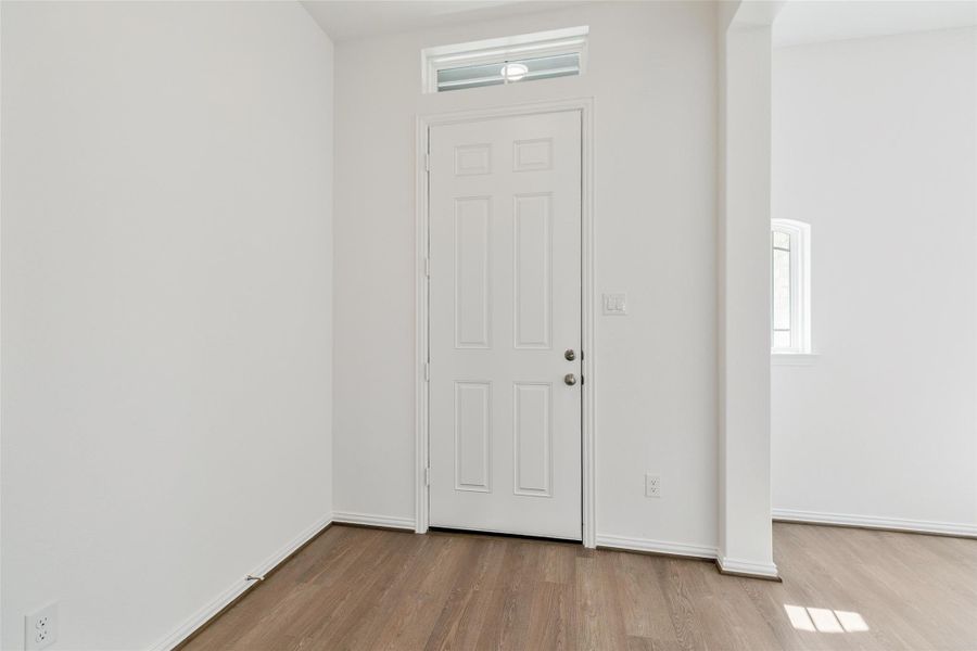 Spacious, unfurnished interior of a new home in Westland Ranch, League City (Image 26).