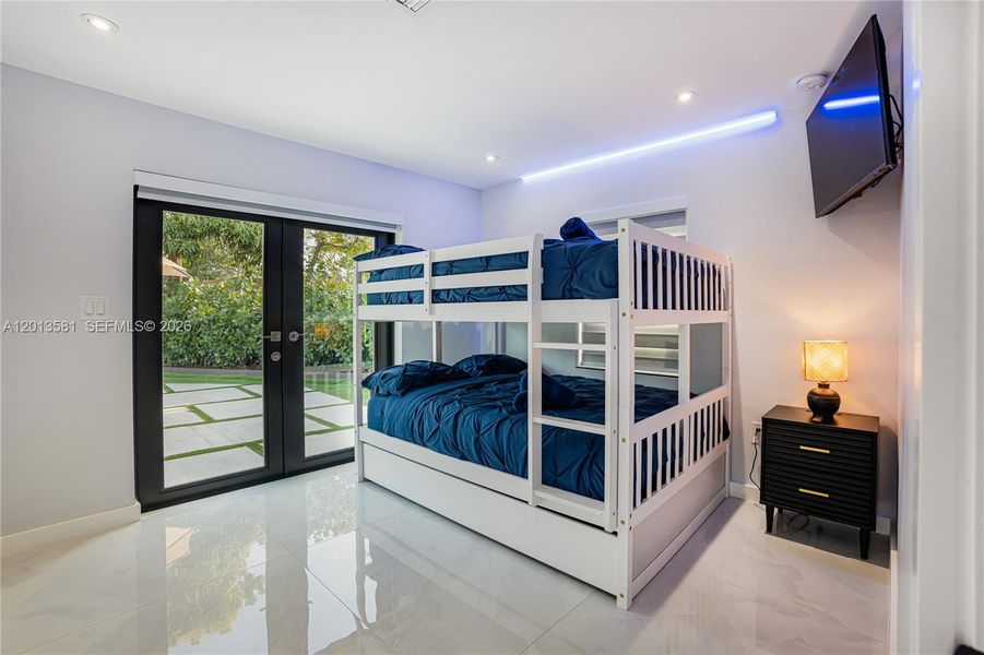 Furnished interior view inside a new home in , Fort Lauderdale (Image 18).