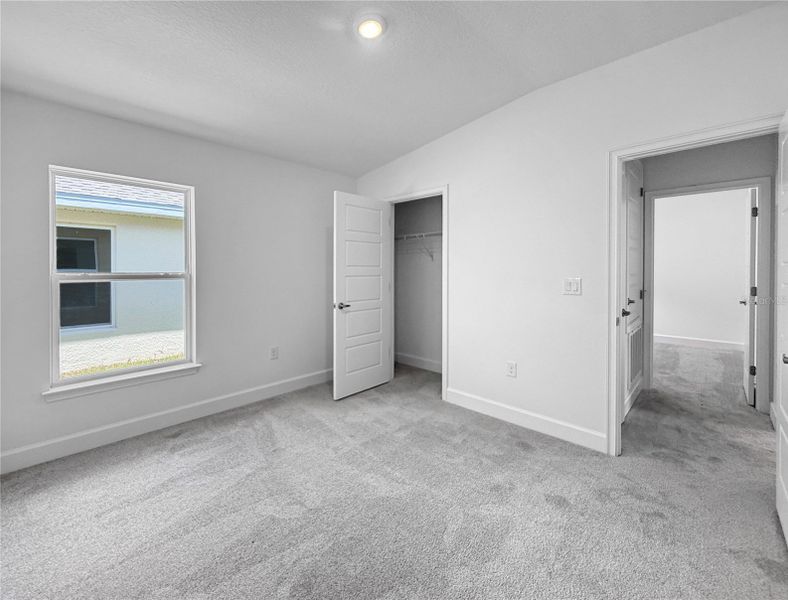 Spacious, unfurnished interior of a new home in Harmony Central, St. Cloud (Image 13).
