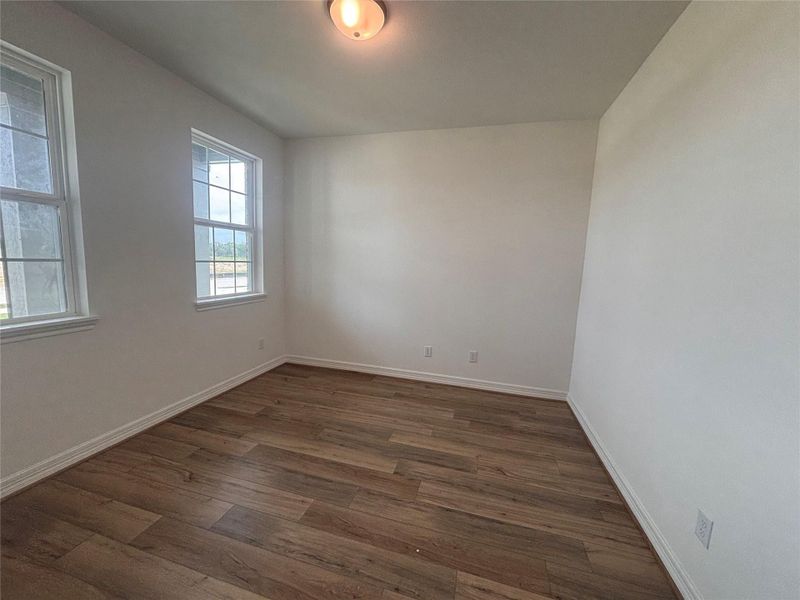 Spacious, unfurnished interior of a new home in Ashland, Angleton (Image 9).