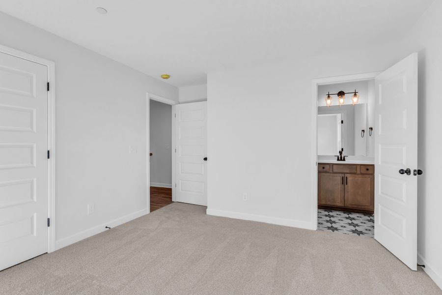 Spacious, unfurnished interior of a new home in Oxford Station, Gallatin (Image 27). Spacious, unfurnished interior of a new home in Oxford Station, Gallatin (Image 27).
