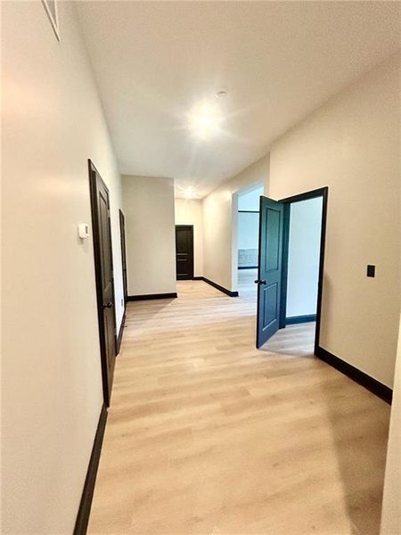 Spacious, unfurnished interior of a new home in , Atlanta (Image 19).