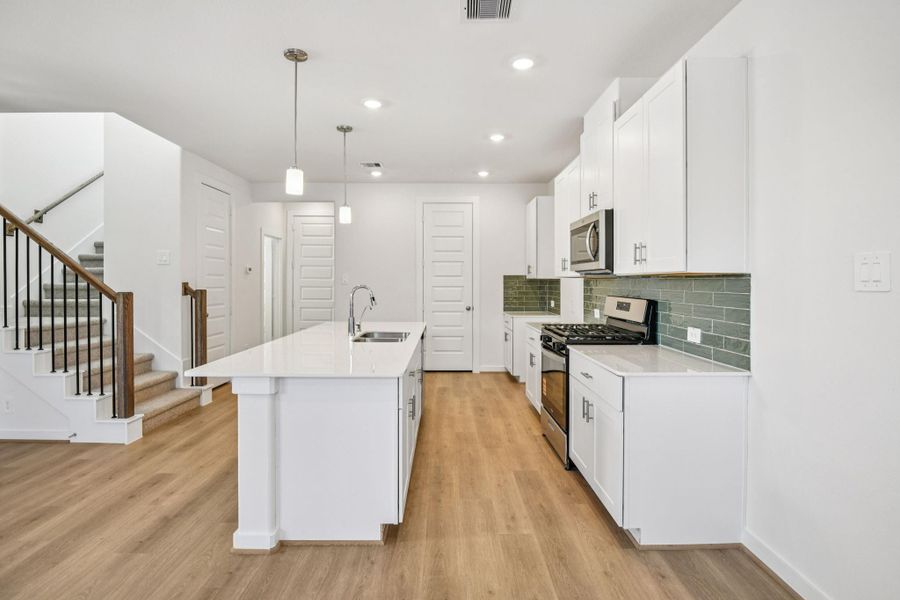 Photo is not of the actual home, but is an inspirational photo of builder’s model home and may depict options, furnishings, and/or decorator features that are not included Photo is not of the actual home, but is an inspirational photo of builder’s model home and may depict options, furnishings, and/or decorator features that are not included