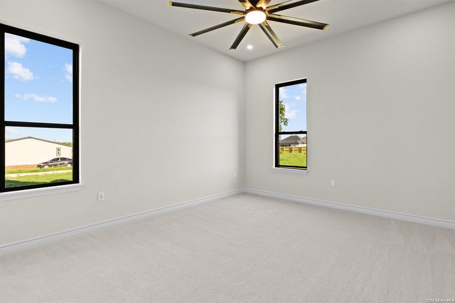 Spacious, unfurnished interior of a new home in , Atascosa (Image 39).