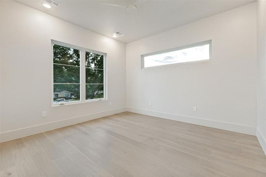 Spacious, unfurnished interior of a new home in , Dallas (Image 20). Spacious, unfurnished interior of a new home in , Dallas (Image 20).
