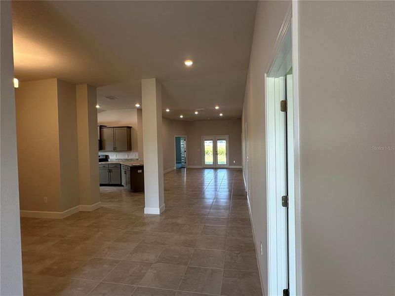 Spacious, unfurnished interior of a new home in Ocala Crossings South, Ocala (Image 18).
