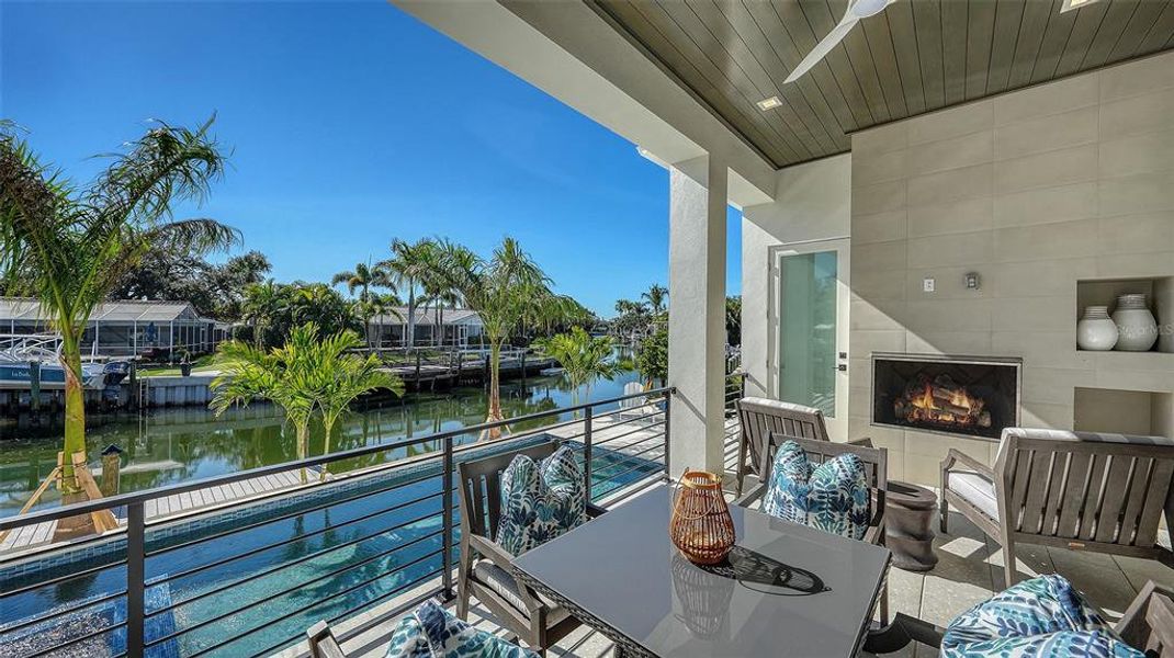 Exterior details and patio area of a home in , Sarasota (Image 28).