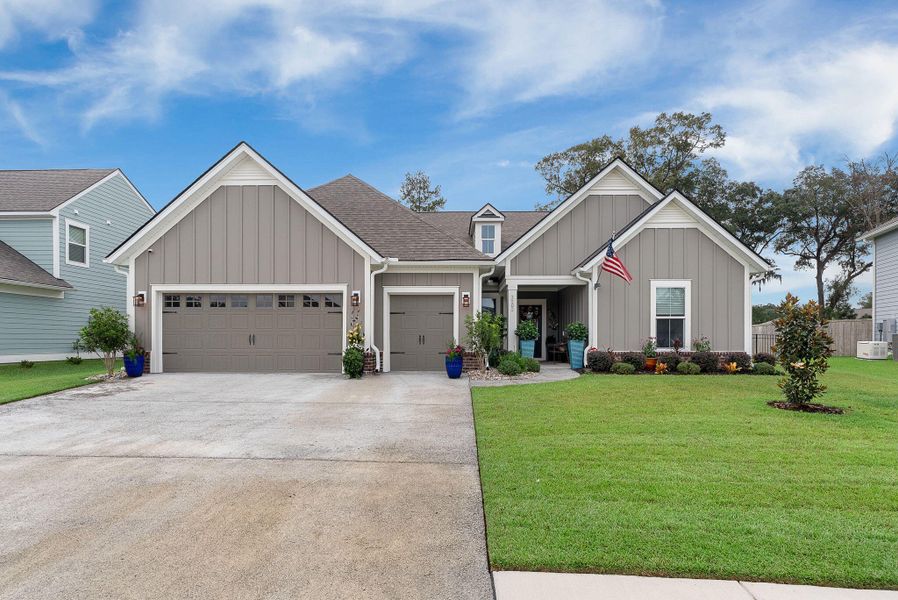 Front exterior of a new home in Sea Island Preserve, Johns Island, SC, highlighting curb appeal (Image 27).