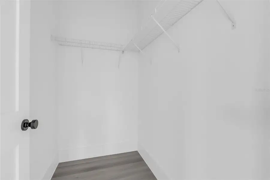 Spacious, unfurnished interior of a new home in , Ocala (Image 24).