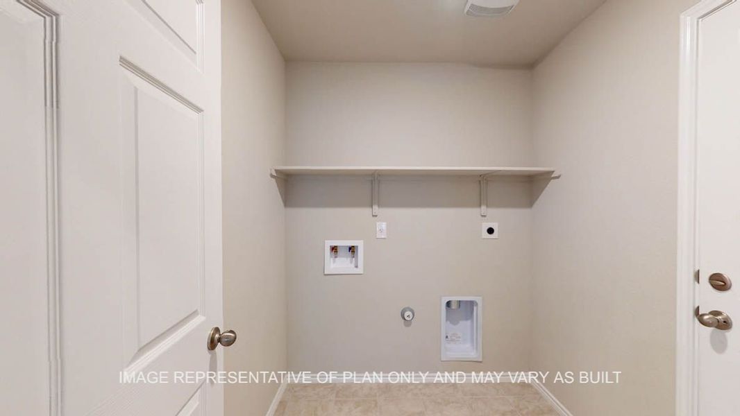 Representative furnished interior of a home built from the Fargo by D.R. Horton in Reynolds Crossing, Killeen (Image 23).