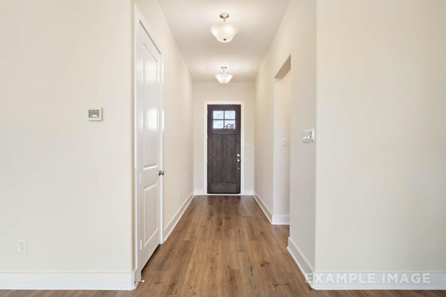 Spacious, unfurnished interior of a new home in Lago Mar, Texas City (Image 13).