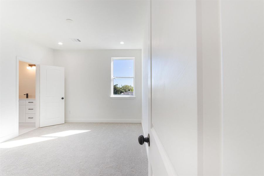 Spacious, unfurnished interior of a new home in , Houston (Image 37). Spacious, unfurnished interior of a new home in , Houston (Image 37).