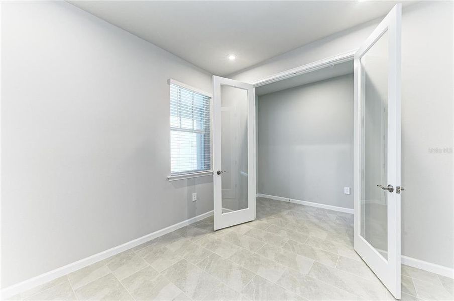 Spacious, unfurnished interior of a new home in Wellen Park, Venice (Image 49).