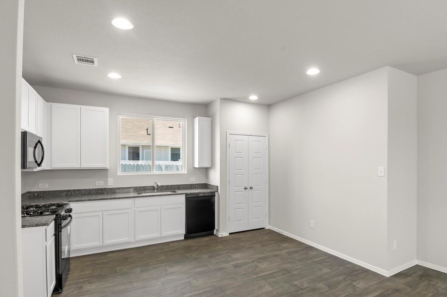 Furnished interior view inside a new home in Casetta Ranch, Kyle (Image 8).