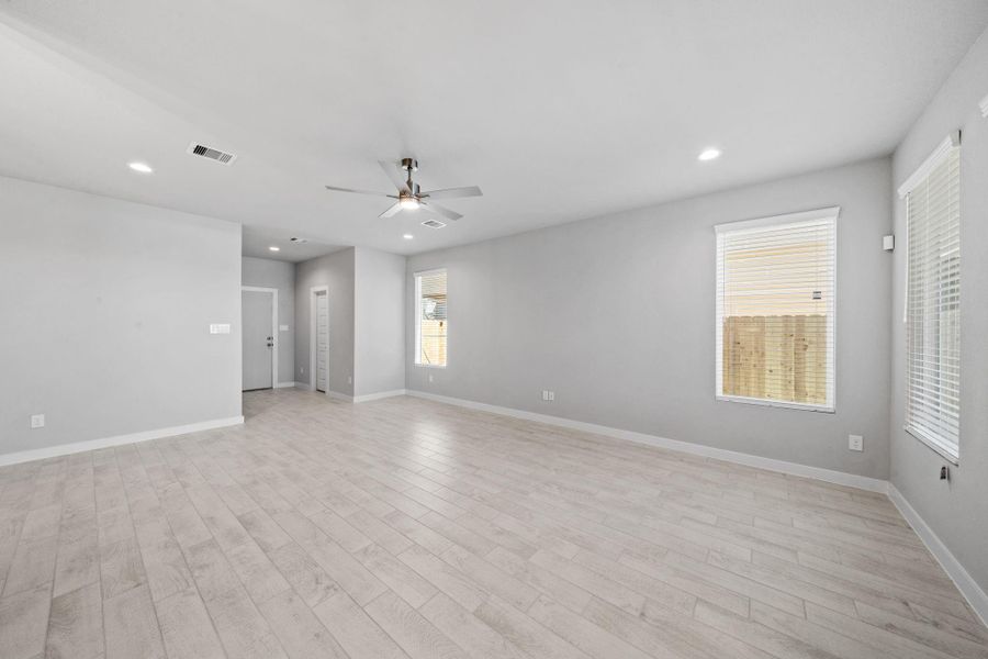Spacious, unfurnished interior of a new home in Grand Oaks Village, Houston (Image 12).