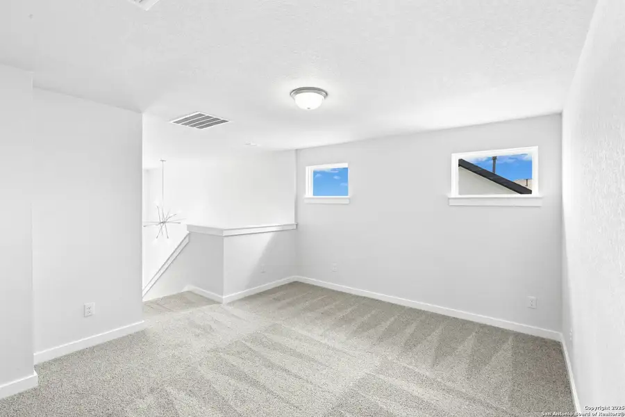 Spacious, unfurnished interior of a new home in Willowbrook, New Braunfels (Image 11).