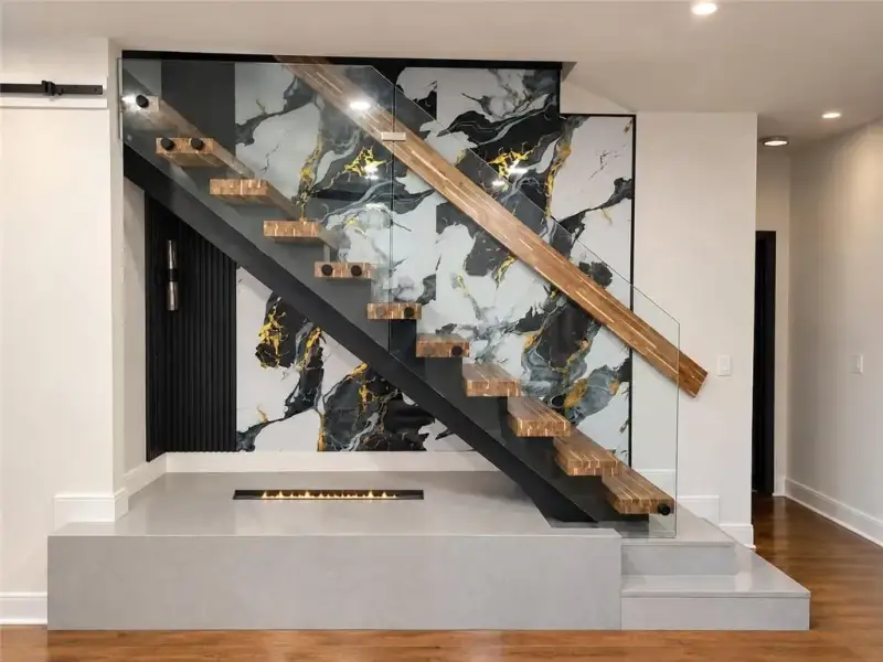 Image 37 of a home in .