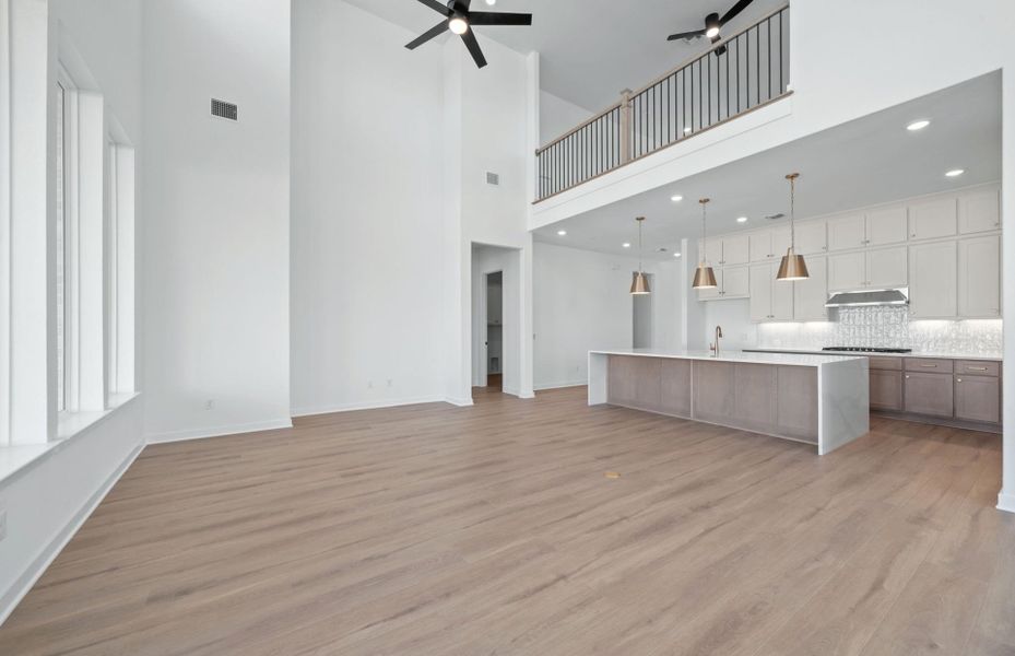 Spacious, unfurnished interior of a new home in 6 Creeks, Kyle (Image 24).