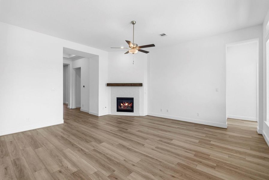 Spacious, unfurnished interior of a new home in Chambers Creek, Willis (Image 24).