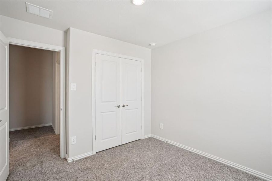 Spacious, unfurnished interior of a new home in Westmoor, Sherman (Image 22).