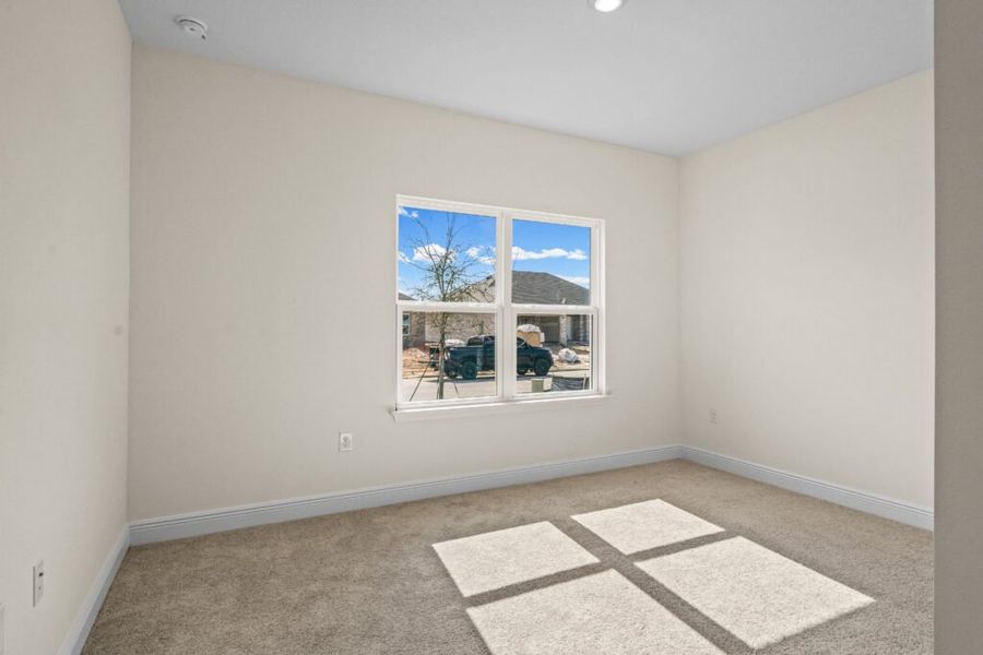 Spacious, unfurnished interior of a new home in Natureview, Freeport (Image 24).