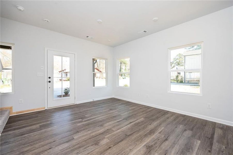 Spacious, unfurnished interior of a new home in , Atlanta (Image 13).
