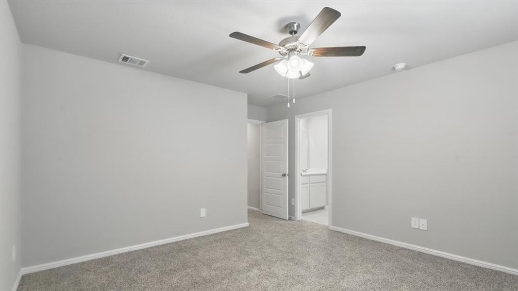 Spacious, unfurnished interior of a new home in Orchard Village, Fort Worth (Image 23). Spacious, unfurnished interior of a new home in Orchard Village, Fort Worth (Image 23).