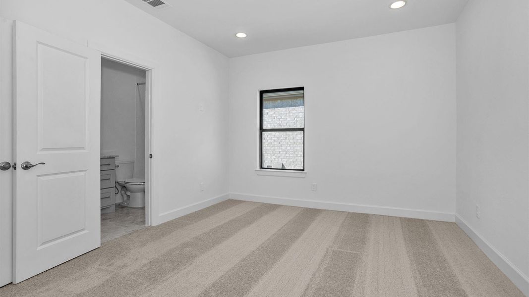 Spacious, unfurnished interior of a new home in Bridgeland 80', Cypress (Image 10). Spacious, unfurnished interior of a new home in Bridgeland 80', Cypress (Image 10).