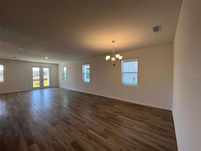 Spacious, unfurnished interior of a new home in , Davenport (Image 8).