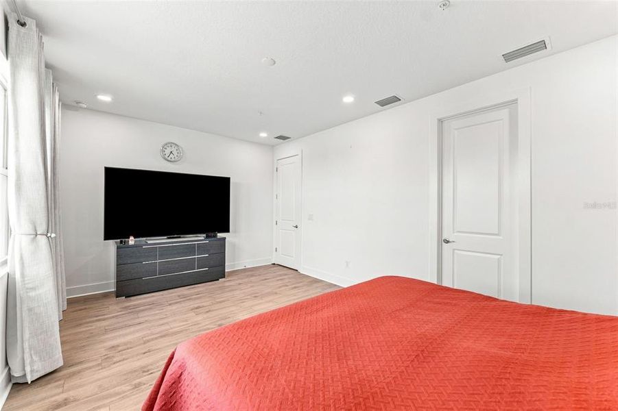 Furnished interior view inside a new home in , Seminole (Image 15).