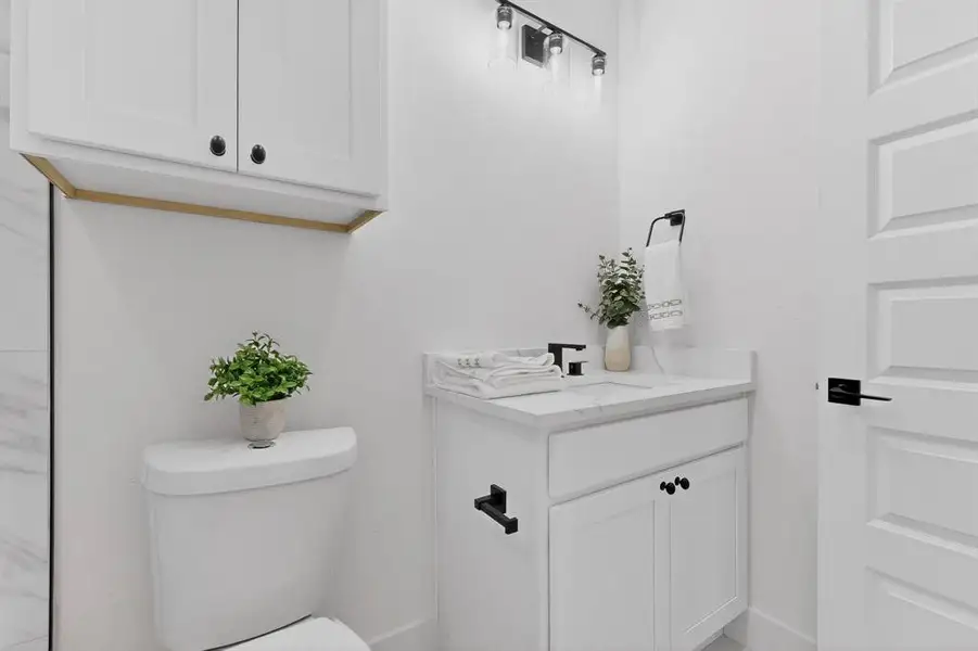 Furnished interior view inside a new home in , Dallas (Image 12).