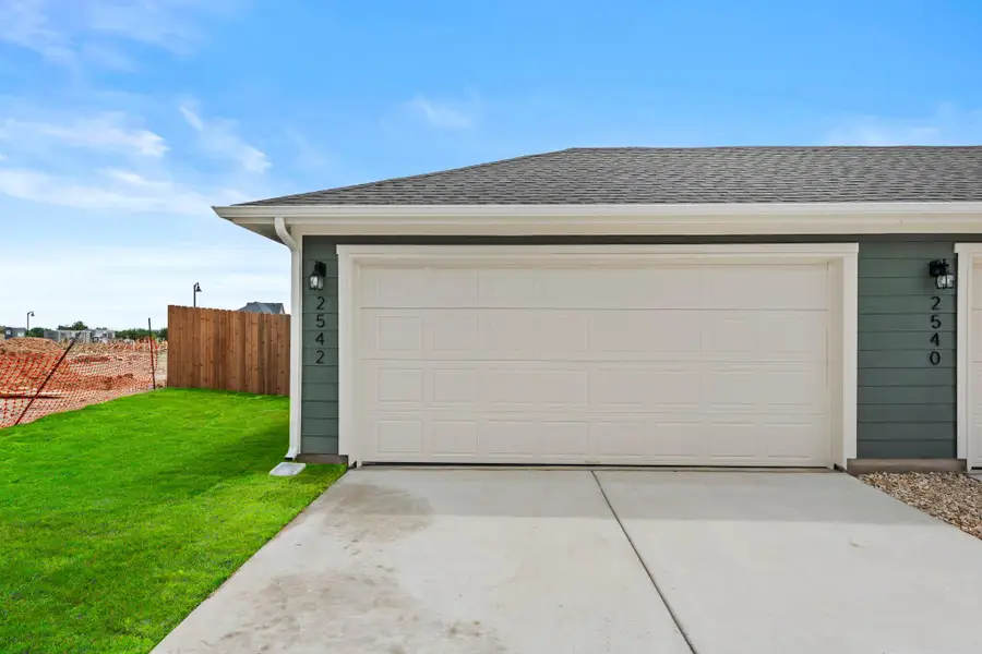 Exterior details and patio area of a home in Avery Centre, Round Rock (Image 4).