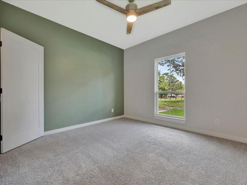 Spacious, unfurnished interior of a new home in , Lufkin (Image 24).
