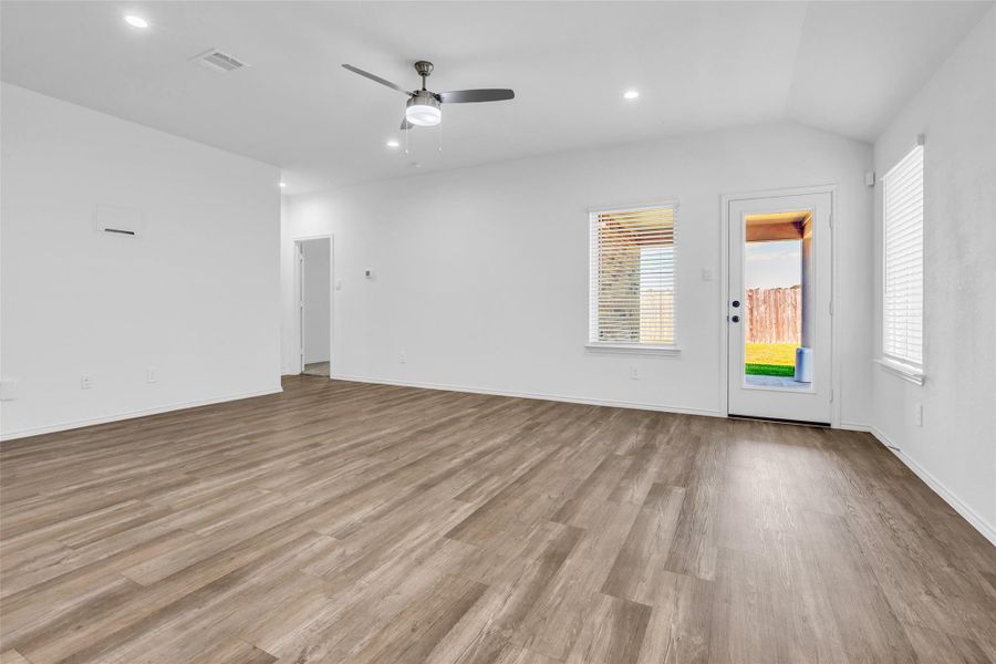 Spacious, unfurnished interior of a new home in River Ranch Meadows, Dayton (Image 15). Spacious, unfurnished interior of a new home in River Ranch Meadows, Dayton (Image 15).