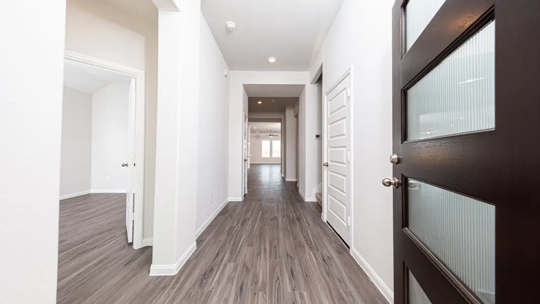 Representative unfurnished interior of a home built from the The Lakewood by Legend Homes in Cinco Lakes, San Antonio (Image 11). Representative unfurnished interior of a home built from the The Lakewood by Legend Homes in Cinco Lakes, San Antonio (Image 11).