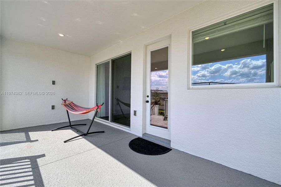 Exterior details and patio area of a home in , Clermont (Image 31).
