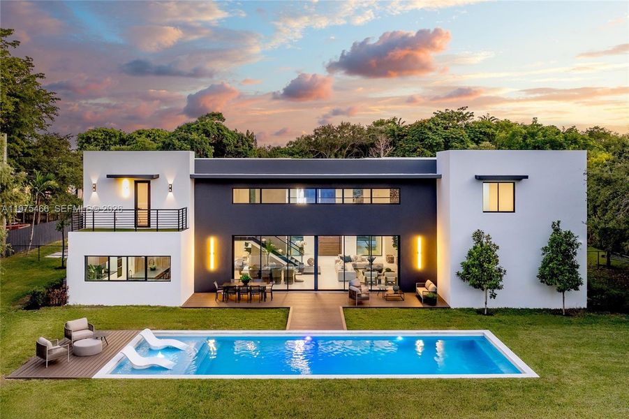 Exterior details and patio area of a home in , Pinecrest (Image 33).