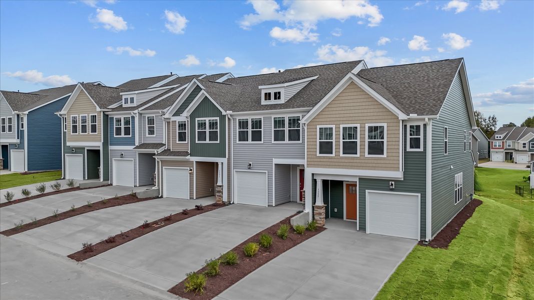 Front exterior of a new home in Tyger Ridge, Moore, SC, highlighting curb appeal (Image 20).