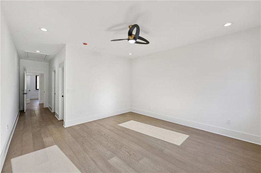 Spacious, unfurnished interior of a new home in , Auburn (Image 46).