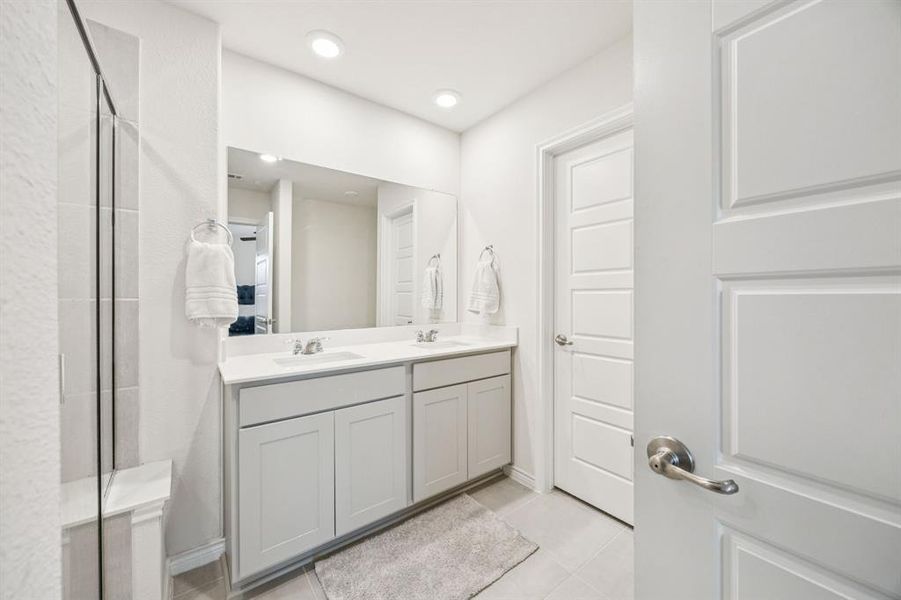 Furnished interior view inside a new home in , Lavon (Image 26).