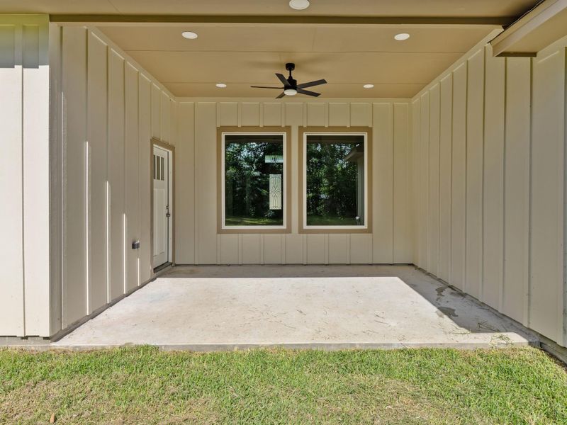 Exterior details and patio area of a home in , Bay City (Image 19).