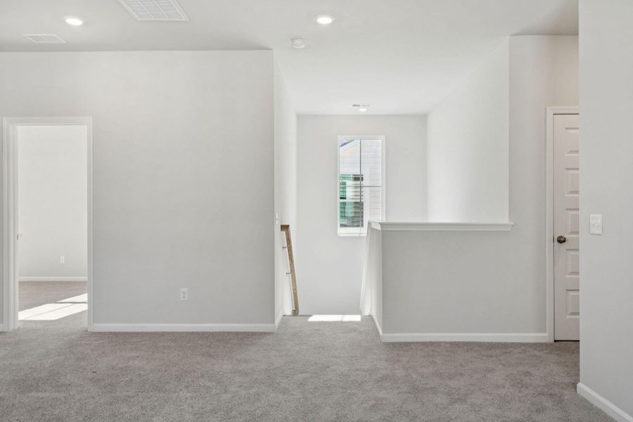 Spacious, unfurnished interior of a new home in Heron's Walk at Summers Corner, Summerville (Image 24). Spacious, unfurnished interior of a new home in Heron's Walk at Summers Corner, Summerville (Image 24).