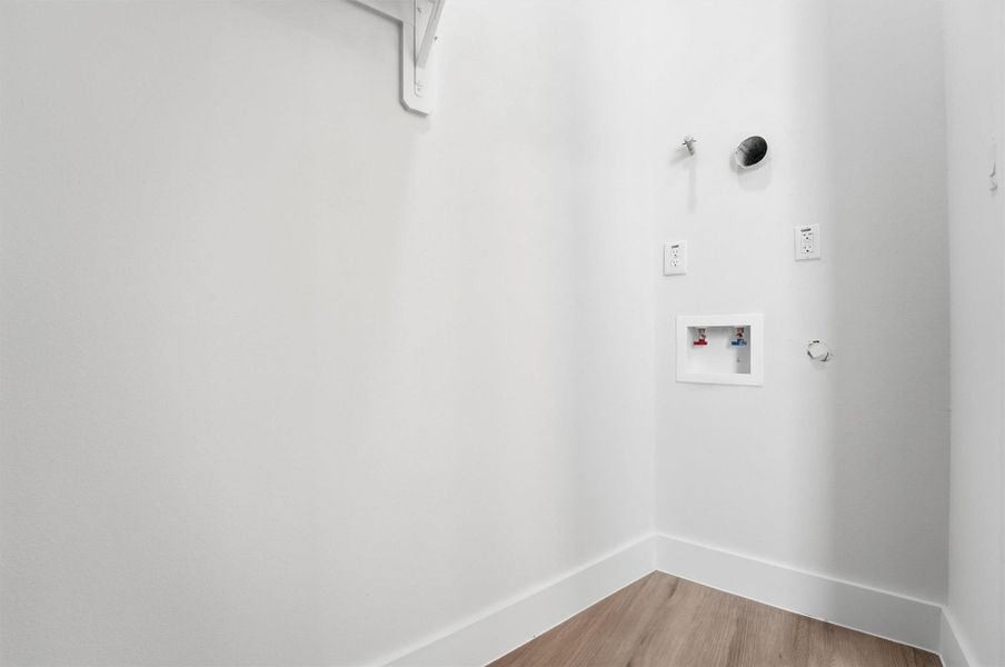 Spacious, unfurnished interior of a new home in , Houston (Image 23).