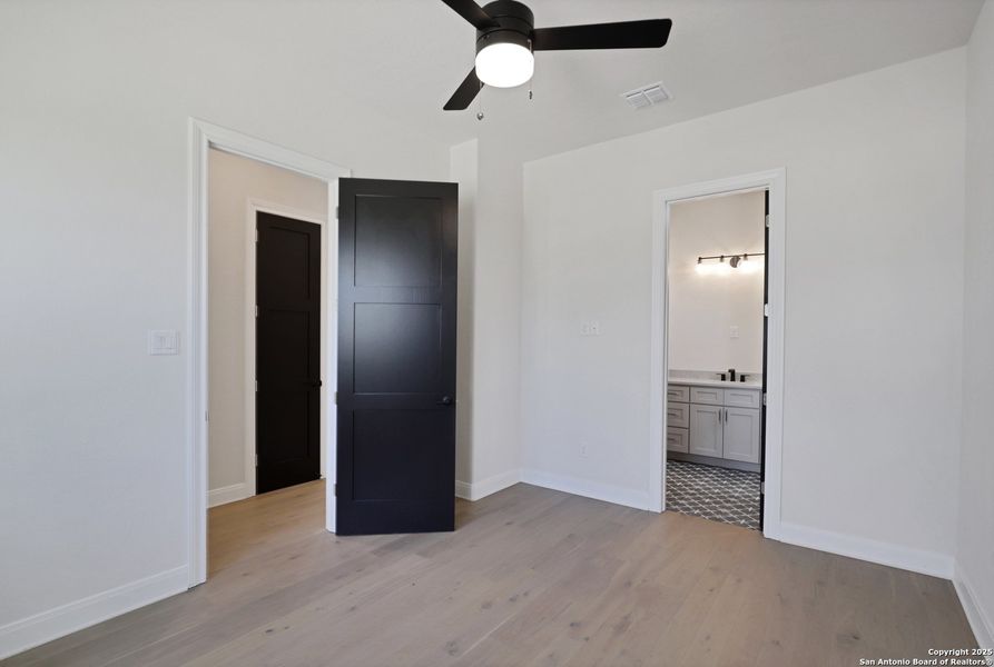 Spacious, unfurnished interior of a new home in , Bulverde (Image 22).