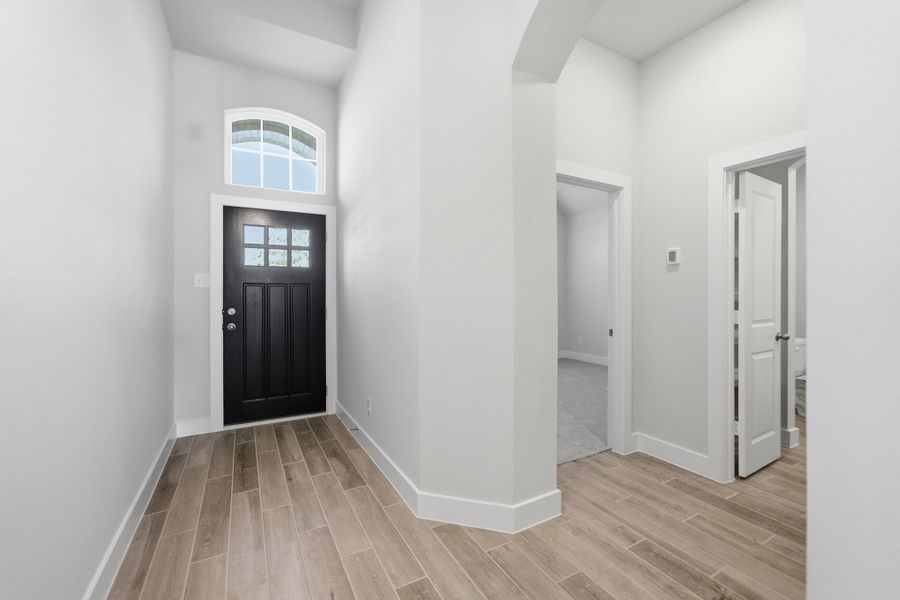Spacious, unfurnished interior of a new home in Ashland, Richwood (Image 23).