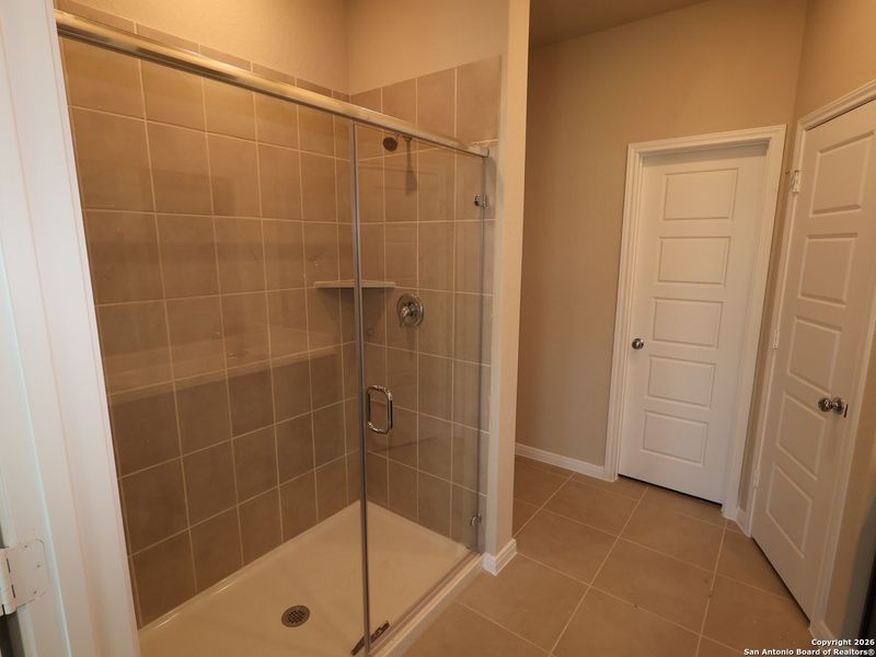 Close-up of interior finishes inside a home in Winding Brook, San Antonio (Image 14).