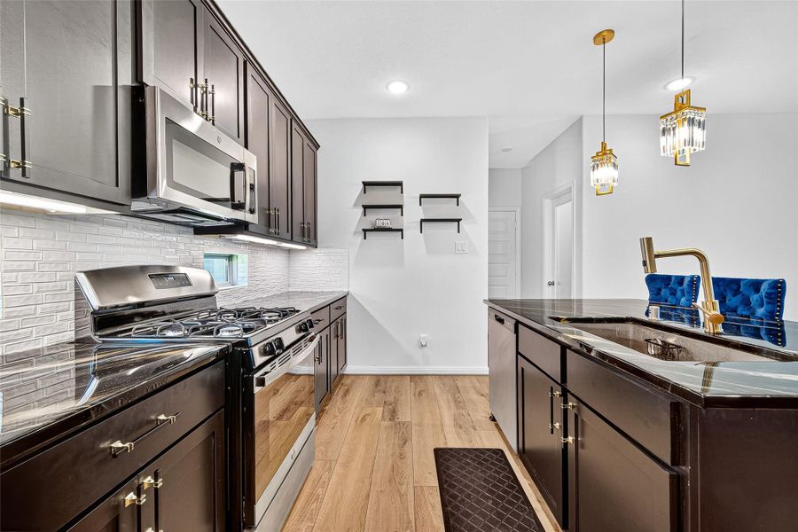 Furnished interior view inside a new home in Anderson Lakes, Houston (Image 30). Furnished interior view inside a new home in Anderson Lakes, Houston (Image 30).